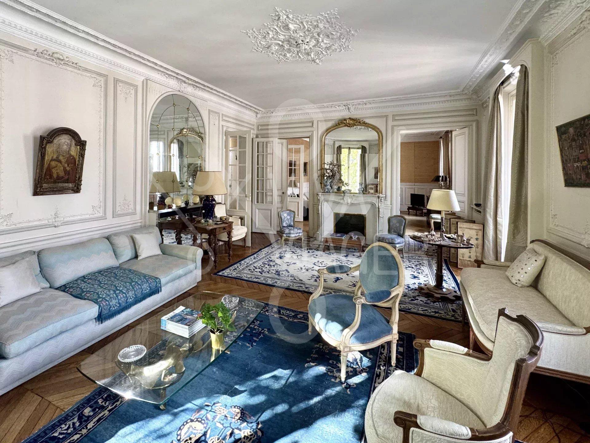 068ebbfb3e61105c8ef3ebf73846a24c_e1e15ad664_1920-original-39704 Appt 5P 170m² – Nue-propriété – Paris 7ème