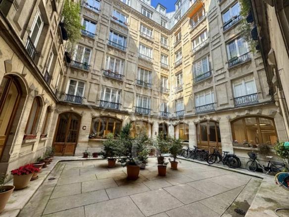 Appt 4P 78m² avec balcon – Nue-propriété – Paris 9ème