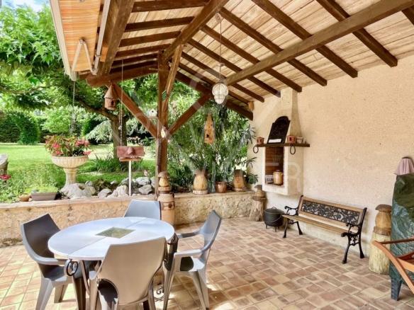 Maison en pierre 200 m² – – Vente à terme libre – Fals (47) – Parc arboré de 8 000 m²