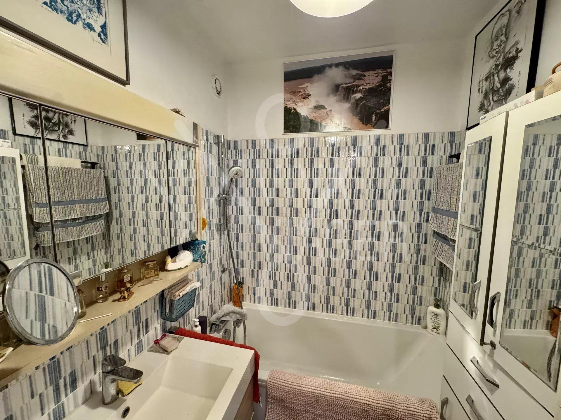 54b03556e5bb247f199a183a8924ce41_f9dbd72490_1920-original-39175 Appt 2P 37 m² – Viager Occupé – Courbevoie