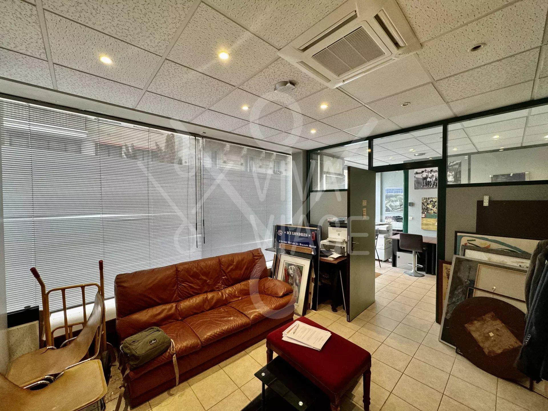 Local commercial de 52 m2  –  Nue-Propriété – Levallois-Perret