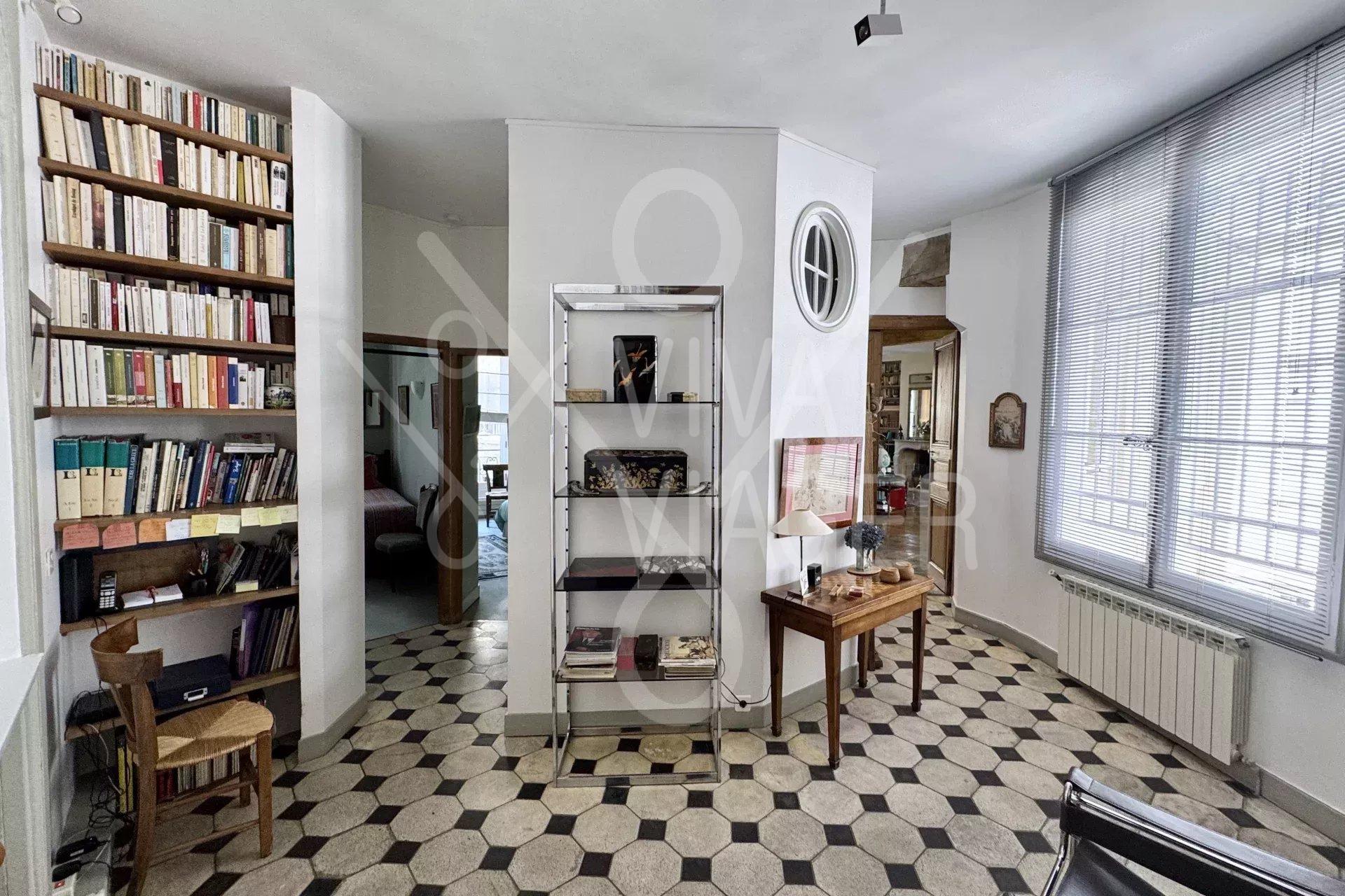 729cb35a8cd7440aa5a1aedee233e826_69a3542cfc_1920-original-39612 Appt 3P de 93m² – Viager occupé – Paris 1er
