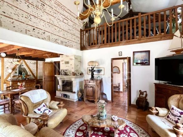 Maison en pierre 200 m² – – Vente à terme libre – Fals (47) – Parc arboré de 8 000 m²