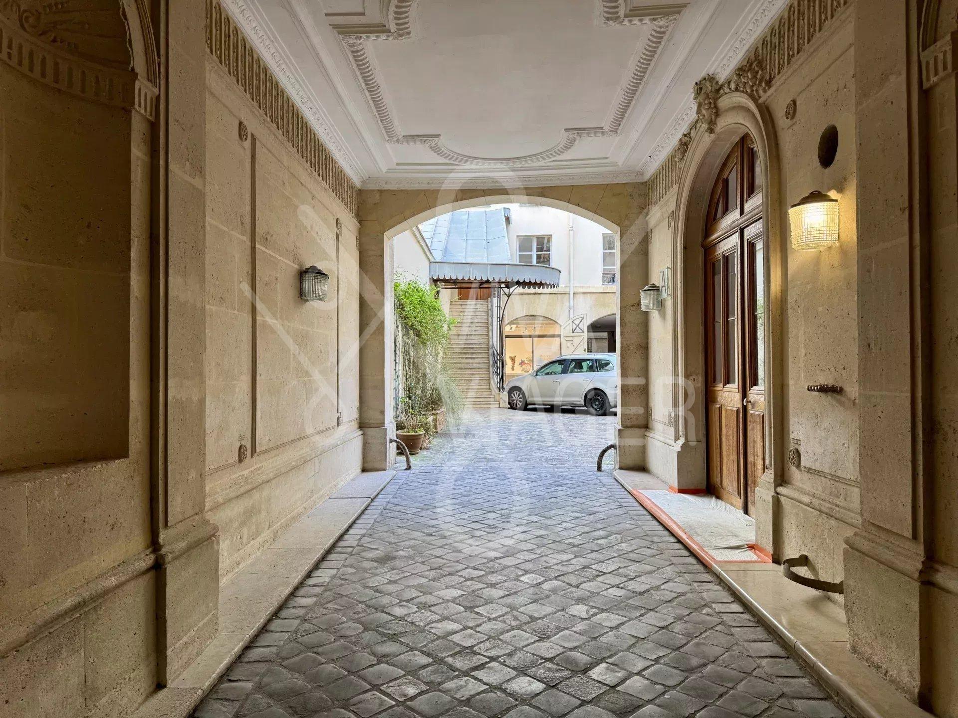 adeabc7763234bc0fc98bcce326fe5e3_be78263af2_1920-original-39491 APPT 5P 179m² – Vente à terme Libre – Paris 8ème