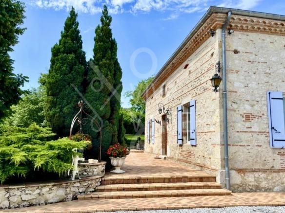Maison en pierre 200 m² – – Vente à terme libre – Fals (47) – Parc arboré de 8 000 m²