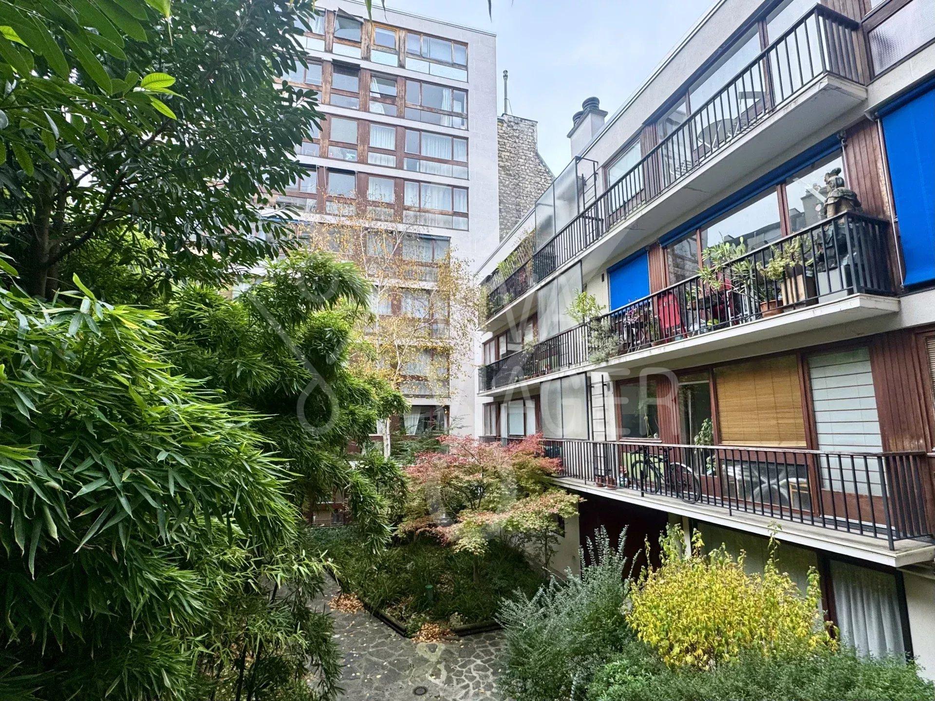 fa59b8b19ae2e2e5903dc547b4005868_859849ff95_1920-original-39665 Studio de 36m² – Viager occupé – Paris 5ème